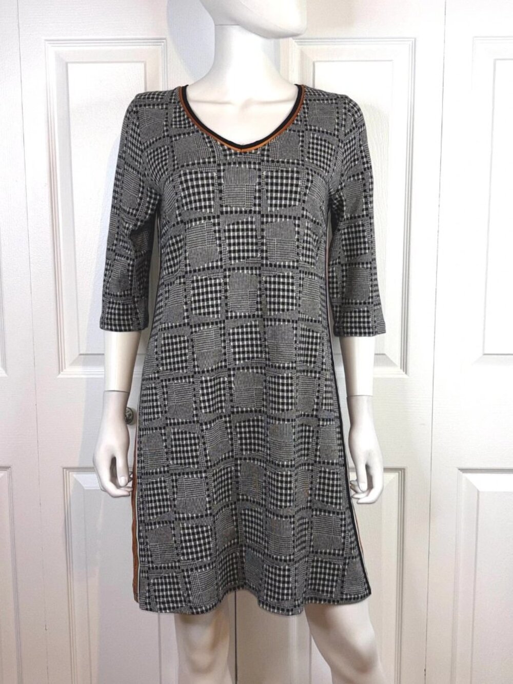 MALOKA women's 3/4 sleeve dress size 10 LIKE NEW